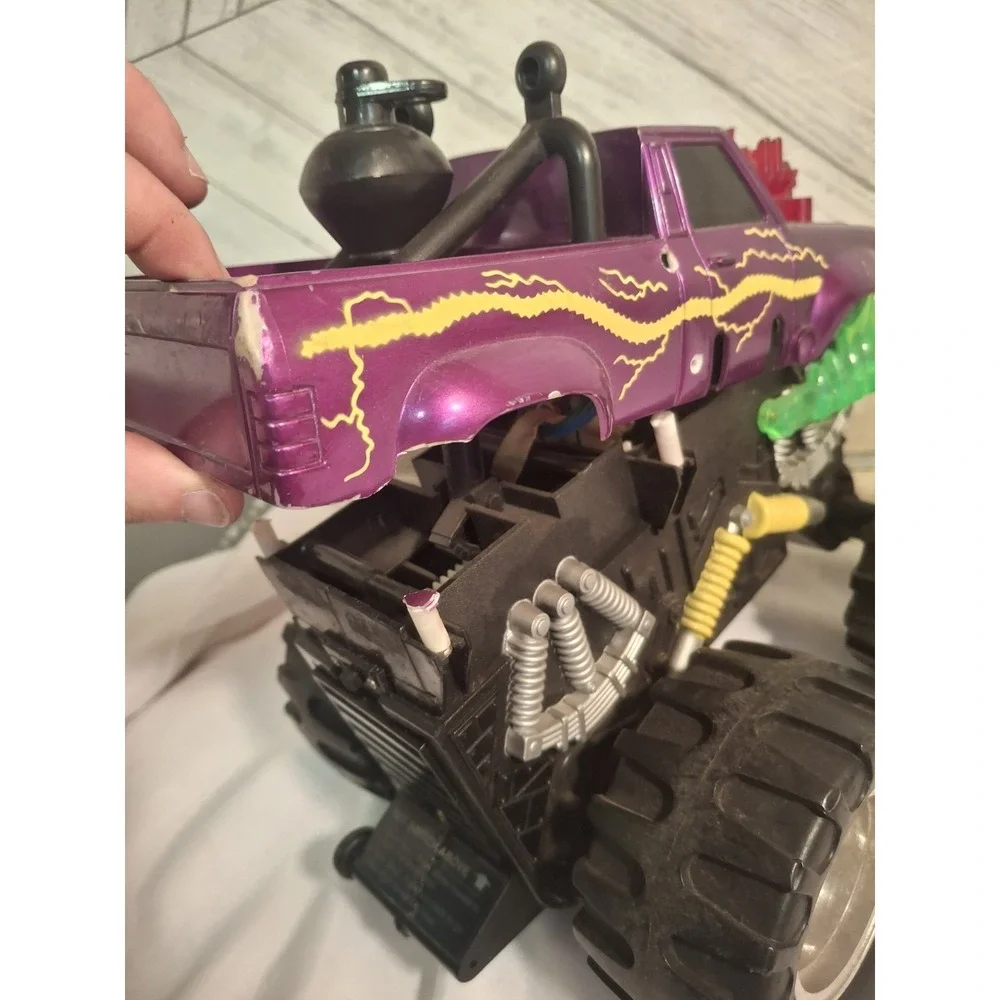 ROAD RIPPERS TOY STATE HUGE MONSTER TRUCK MOTORIZED AS IS UNTESTED READ Vintage